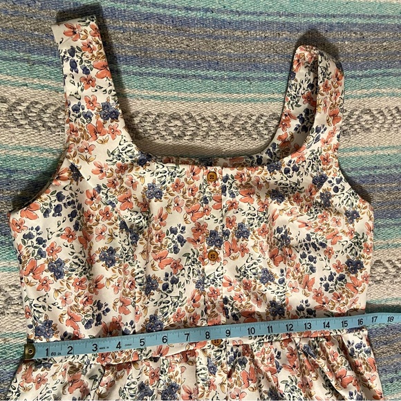 Button-up Floral Dress with Pockets - Picture 10 of 13